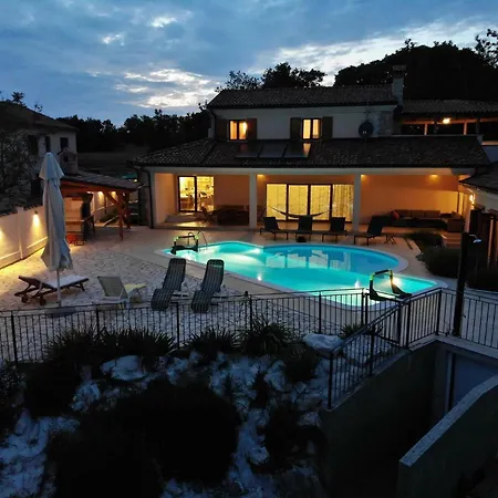 Villa Arton Heated Swimming-pool Žminj