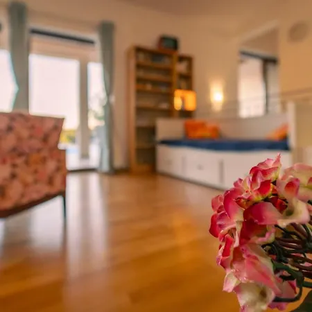 Arton Heated Swimming-pool Villa