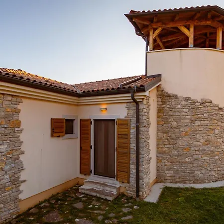 Arton Heated Swimming-pool * Žminj