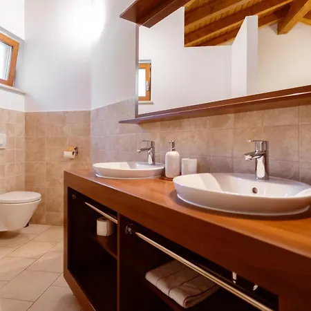 Arton Heated Swimming-pool Villa *