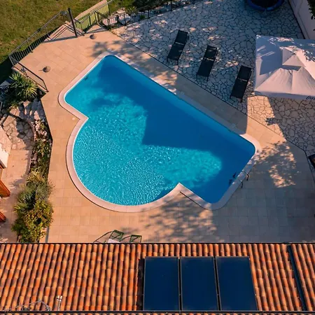 Vila Arton Heated Swimming-pool
