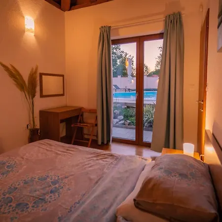 Villa Arton Heated Swimming-pool