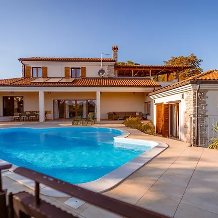 Villa Arton Heated Swimming-Pool *