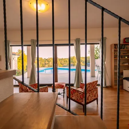 Arton Heated Swimming-pool Villa