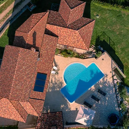 Villa Arton Heated Swimming-Pool *