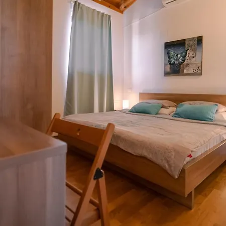 Arton Heated Swimming-pool Villa *