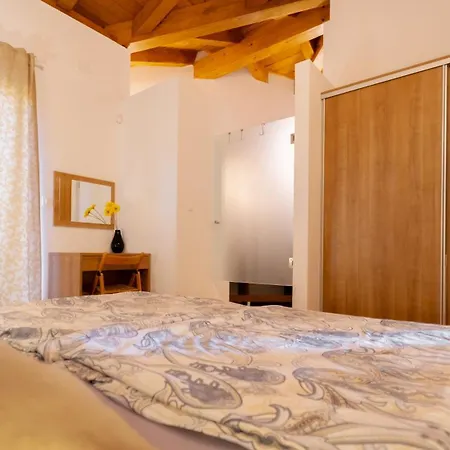 Arton Heated Swimming-pool * Žminj