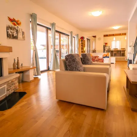 Villa Arton Heated Swimming-pool Žminj