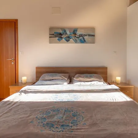 Arton Heated Swimming-pool Villa *