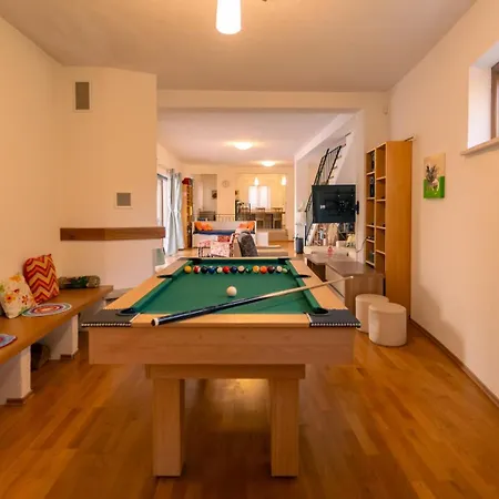 Villa Villa Arton Heated Swimming-Pool *