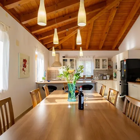 Villa Arton Heated Swimming-pool *