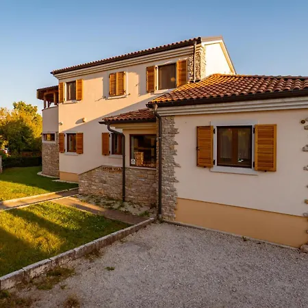Villa Arton Heated Swimming-Pool
