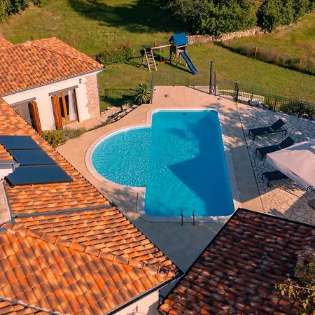 Villa Arton Heated Swimming-pool *