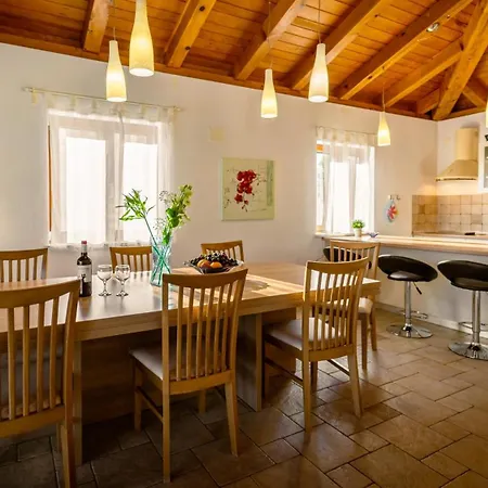 Arton Heated Swimming-pool Žminj