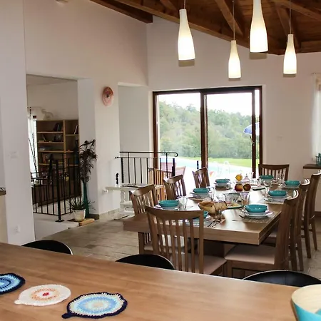 Villa Arton Heated Swimming-Pool Villa