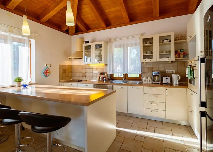 Вилла Arton Heated Swimming-pool