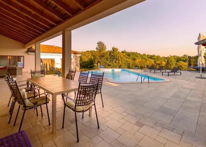 Arton Heated Swimming-pool Вилла Zminj