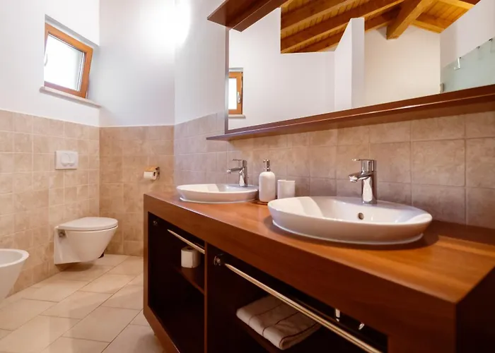 Arton Heated Swimming-pool Вилла *