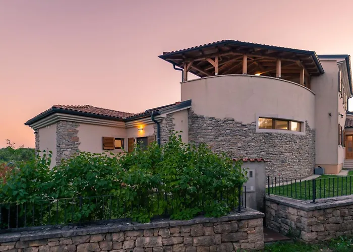 Arton Heated Swimming-pool * Zminj