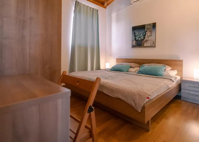 Arton Heated Swimming-pool Вилла *