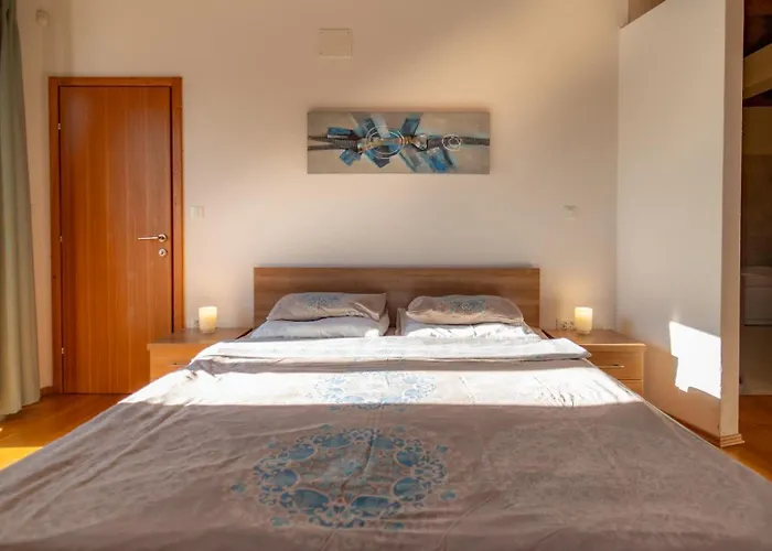 Arton Heated Swimming-pool Вилла *