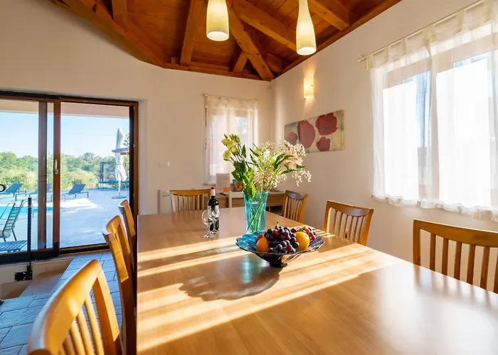 Вилла Arton Heated Swimming-pool