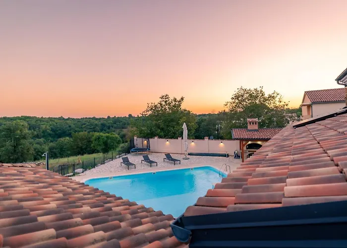 Arton Heated Swimming-pool Zminj