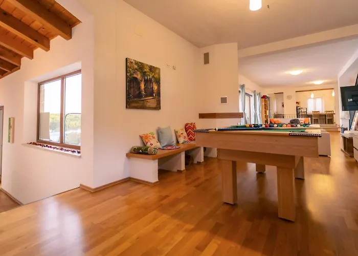 Вилла Arton Heated Swimming-pool