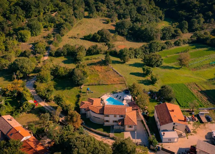 Arton Heated Swimming-pool *