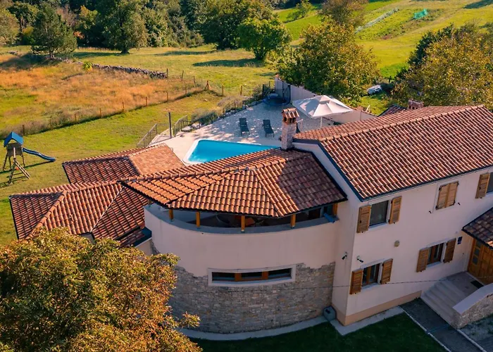 Вилла Arton Heated Swimming-pool