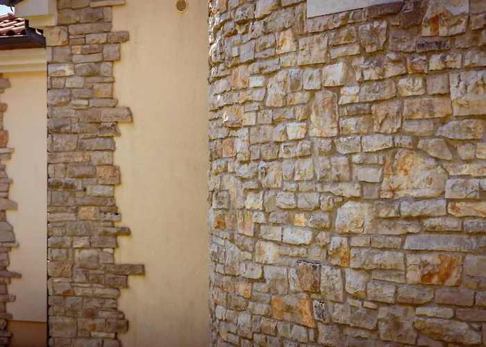 Arton Heated Swimming-pool *