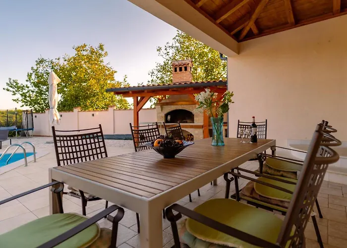 Вилла Arton Heated Swimming-pool