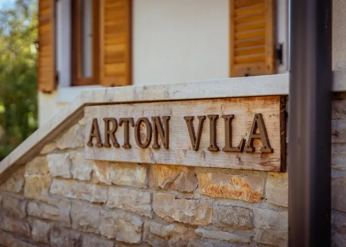 Arton Heated Swimming-pool *